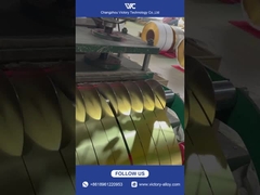 정밀 절단 된 청동 밴드는 황금 빛을 방출합니다.